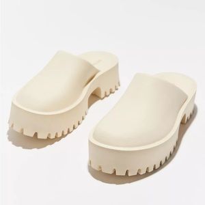 Jeffery campbell clogge in sea salt